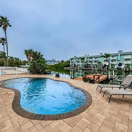 Waterfront Home With Pool And An Amazing View! Beach Minutes Away! Wake Up To Dolphins!